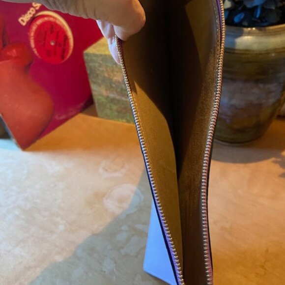 Thin OAD leather clutch with attached designer choker to use as wrist holder - Picture 3 of 4